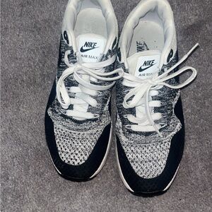 Nike Air Max Women's Knit Black and White Shoes